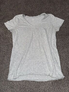 GAP Gray V Neck T Shirt Medium Soft Stretch Basic Tee